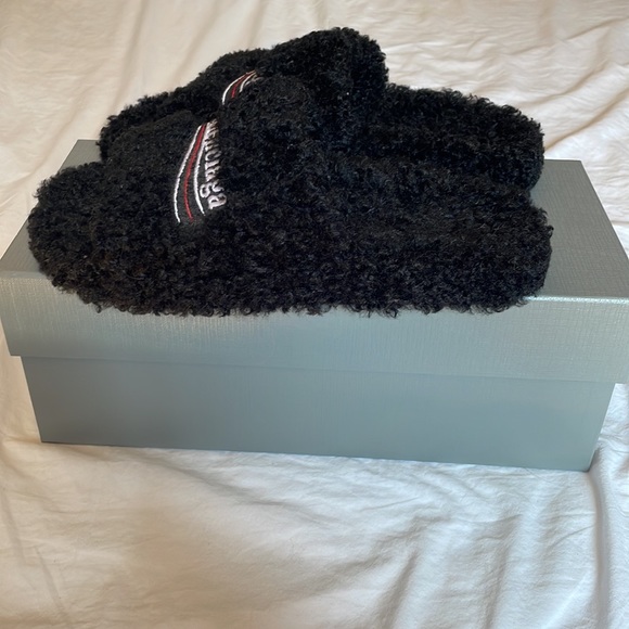 Balenciaga Furry Slide - Picture 6 of 7